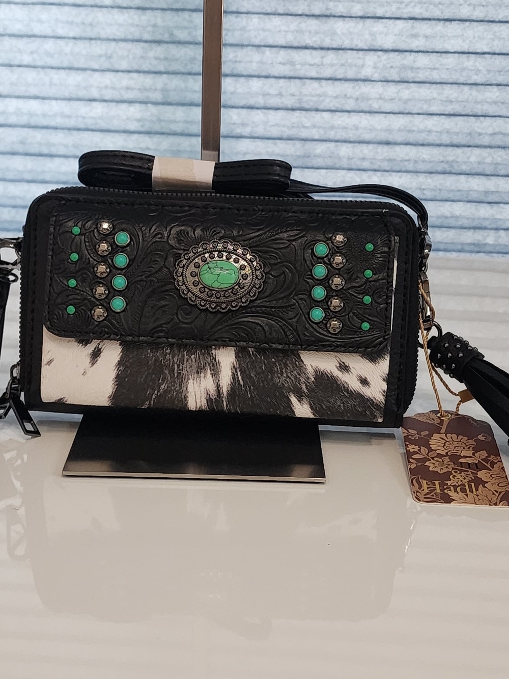 NWT Sam & Hadley Cowhide & Embossed Leather Crossbody w/ Turquoise Accents Black - Picture 3 of 15